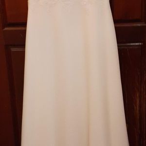 Size 8 dress from Sweethearts Manor. #DRA-LE-1. Originally $275, asking $75.00.